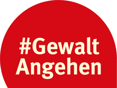 Hashtag Gewalt angehen in weißer Schrift vor rotem Hintergrund
