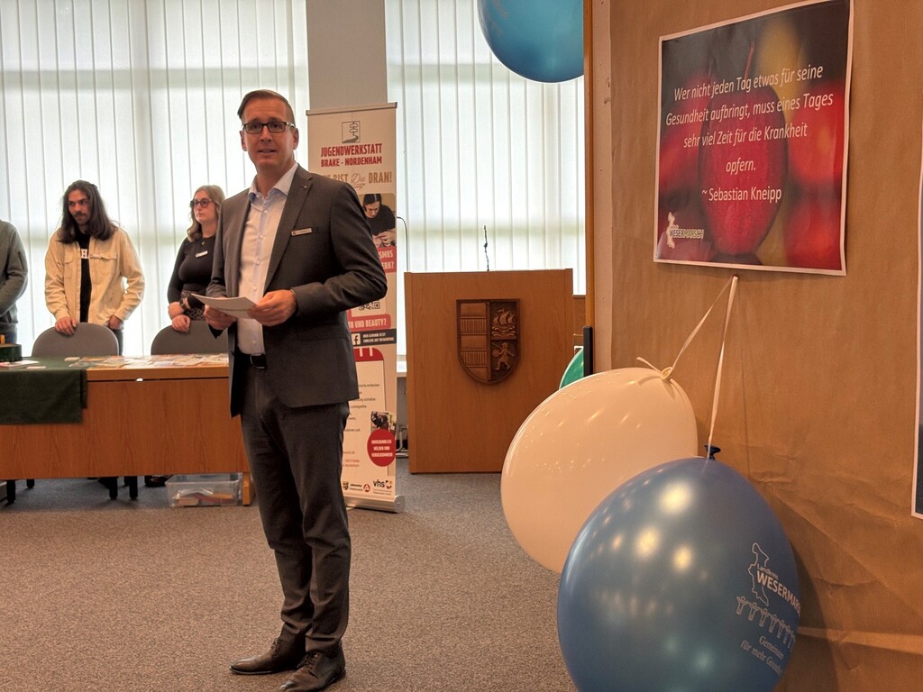 Landrat Stephan Siefken eröffnet den diesjährigen Gesundheitstag seiner Verwaltung