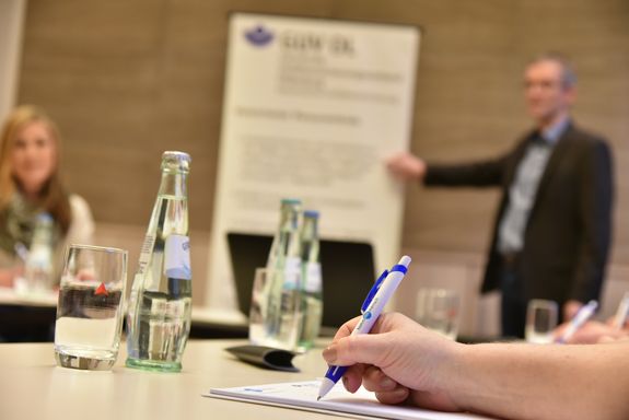 Seminarsituation im Schulungsraum des GUV OL