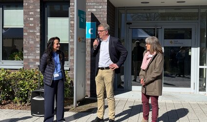 Dr. Silke Sell, OB Jürgen Krogmann und die Orga-Verantwortliche Mitarbeiterin des Gesundheitsamts bei der Eröffnung des Aktionstages 